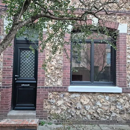 Vila Brique Et Silex Terrasse Jardin Parking Rouen