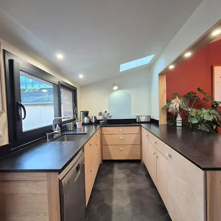 Vila Brique Et Silex Terrasse Jardin Parking *